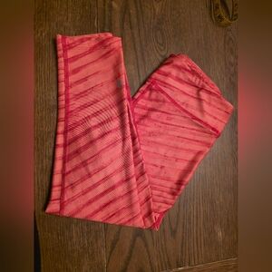 Under Armour Compression Leggings. Sz Small EUC.